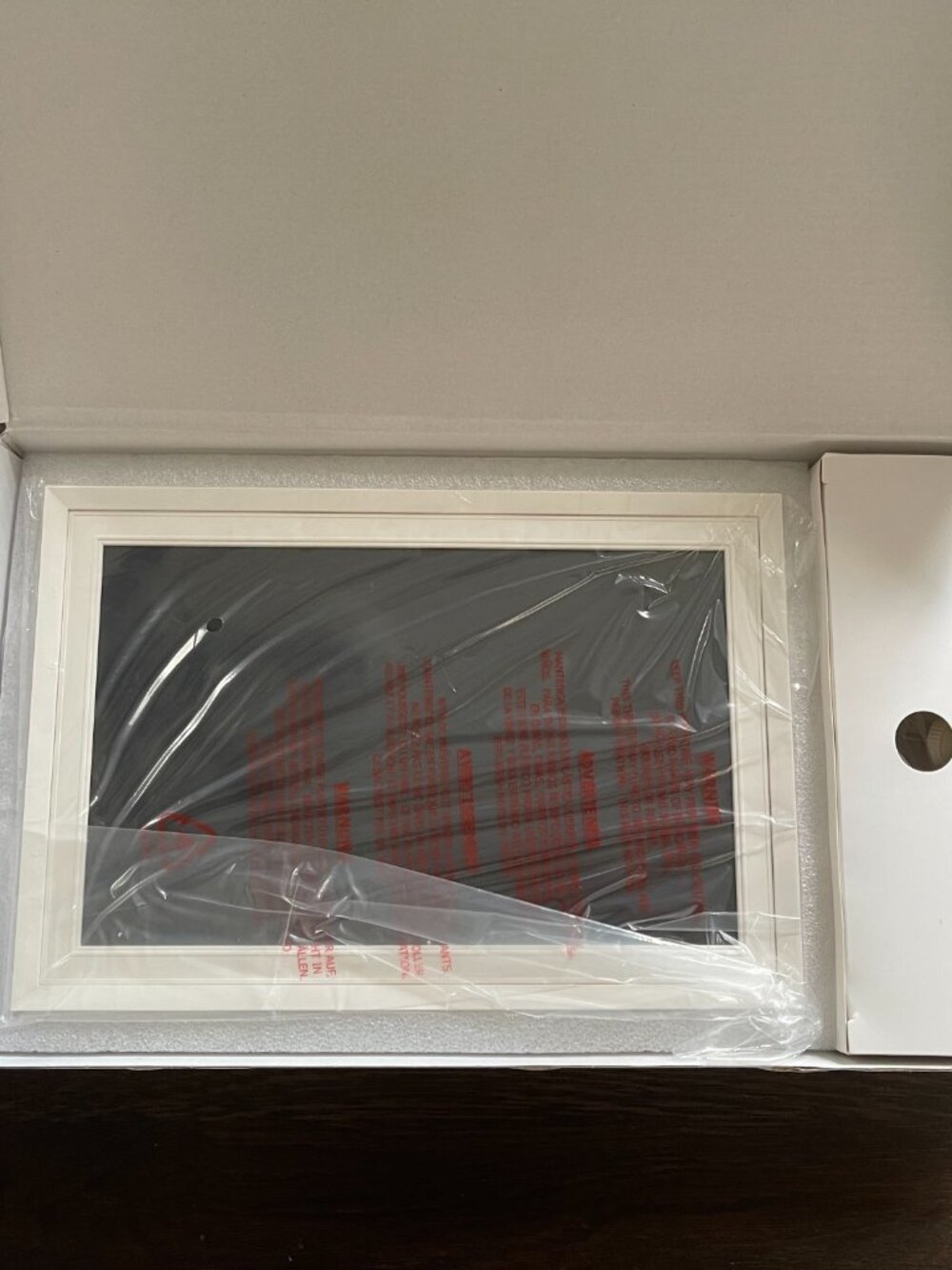 Frameo 10.1" Digital Picture Frame - Picture 4 of 12